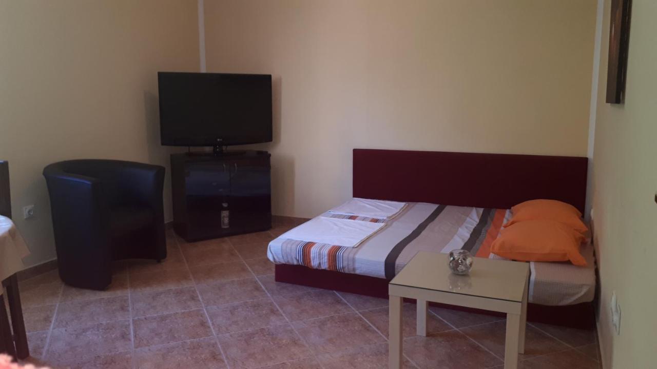 Apartment Dubrava 티바트 외부 사진