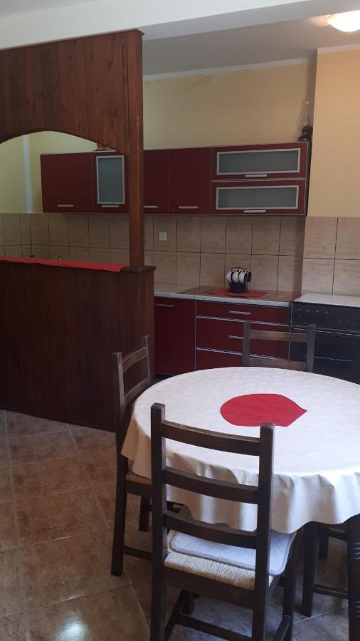 Apartment Dubrava 티바트 외부 사진